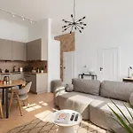 Retro Design Spot Close To Off-piotrkowska アパート