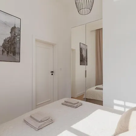 Retro Design Spot Close To Off-piotrkowska Apartment