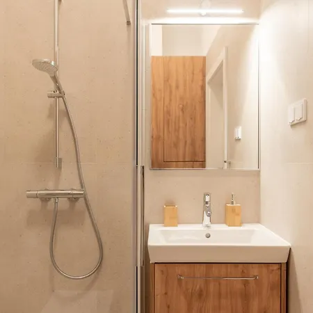 Apartment Retro Design Spot Close To Off-piotrkowska Lodz (Lodz)
