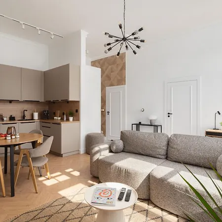 Retro Design Spot Close To Off-piotrkowska Apartment