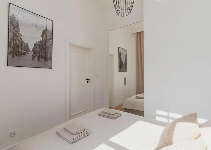 Retro Design Spot Close To Off-piotrkowska Lägenhet